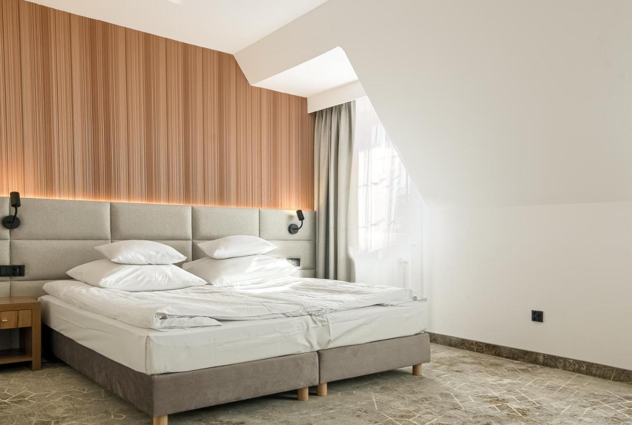 Hotel Antoni Томашув-Лубелскі Екстер'єр фото