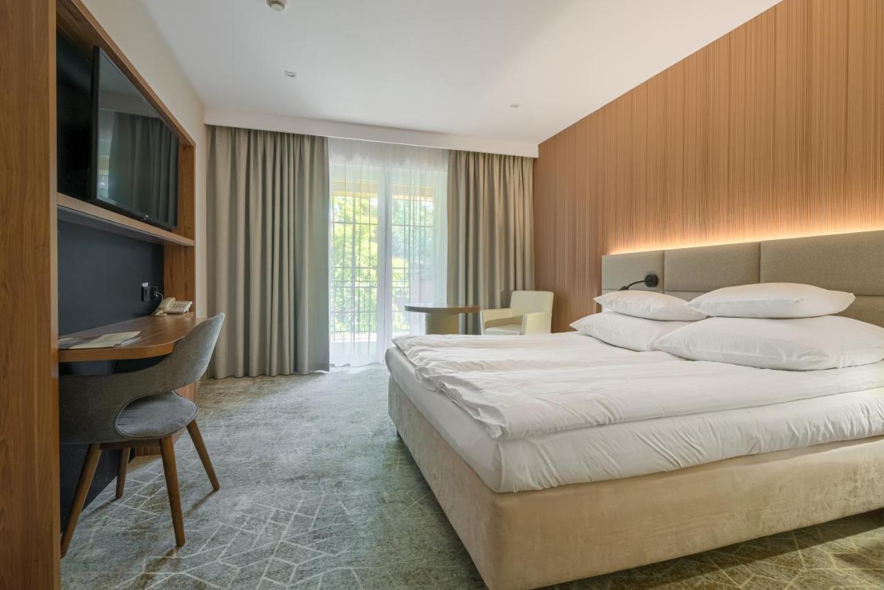 Hotel Antoni Томашув-Лубелскі Екстер'єр фото